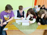 «Мост поколений»: школьники и серебряные волонтеры встретились в интеллектуальной игре